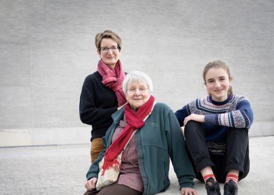 Fille, mère et grand-mère, elles sont activistes climatiques